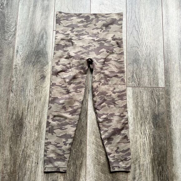 SPANX Look At Me Now Cropped Seamless Leggings Size Large Desert Camo - Picture 2 of 9